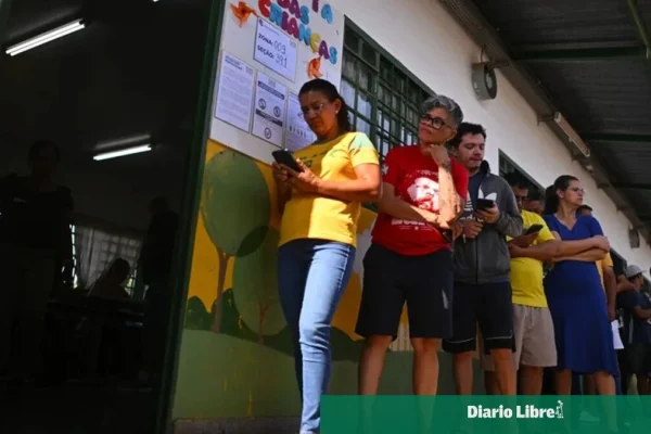 Brasil prorroga votación y pausa el recuento en segunda vuelta