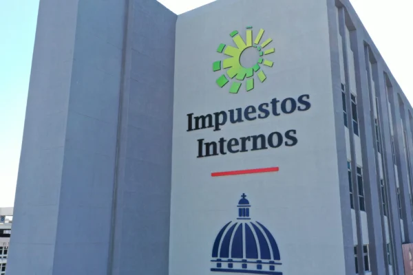 Grandes y medianos contribuyentes deberán facturar electrónicamente desde noviembre
