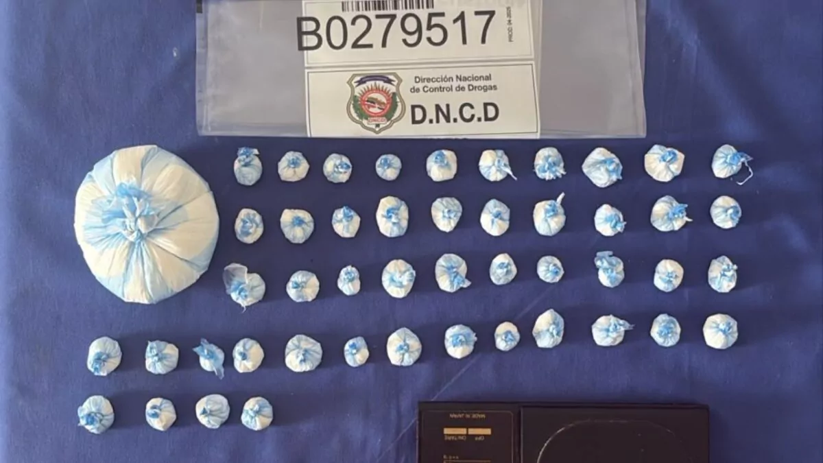 DNCD ocupa más de 5,400 gramos de drogas y detiene a 61 personas en San Juan y Barahona