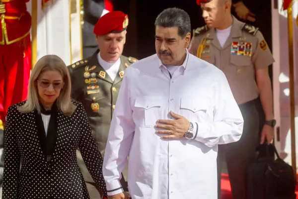 Maduro y Flores se declaran no culpables de torturas y el juez aplaza el inicio del juicio
