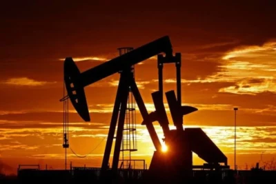 El petróleo de Texas sube un 0.66 %, hasta 90 dólares por barril