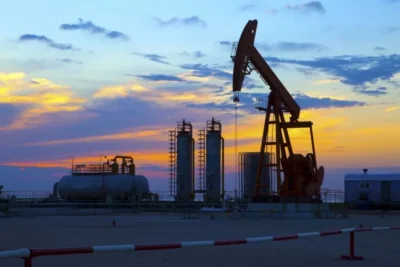 El petróleo de Texas baja a 90 dólares tras acuerdo del G7 para liberar reservas