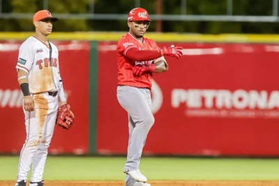 Escogido vence 15-11 a los Toros para sumar su tercer triunfo seguido