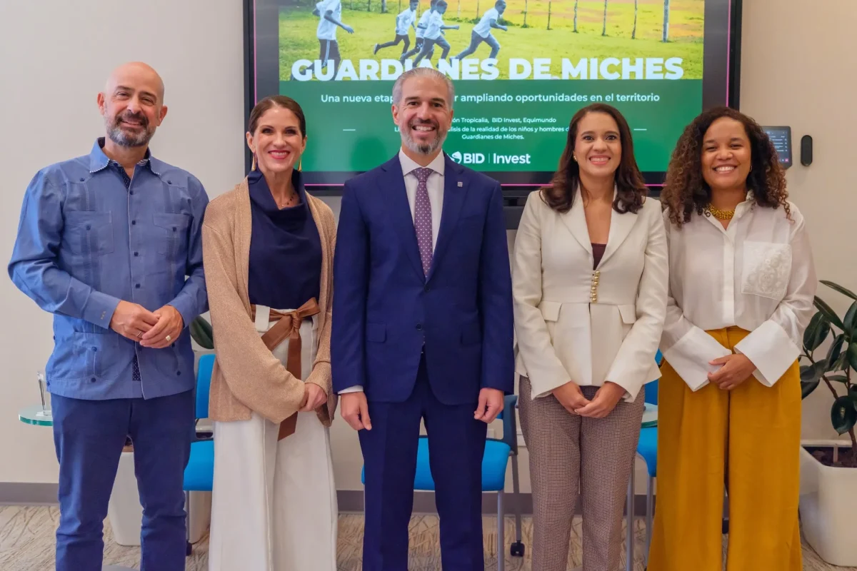 Fundación Tropicalia gradúa a 24 niños y adolescentes en programa sobre igualdad y manejo de emociones