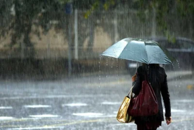 Fuertes aguaceros amenazan con inundaciones y crecidas de ríos en varias provincias