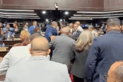 Diputados abandonan sesión en solidaridad con Millys Martínez