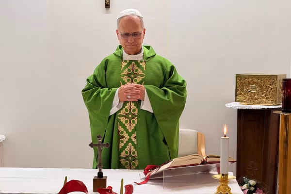 El papa muestra «una mejoría constante» y recupera autonomía tras su operación de pulmón