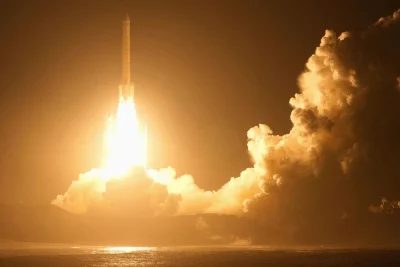 Japón lanza la primera misión para recolectar muestras de una luna de Marte