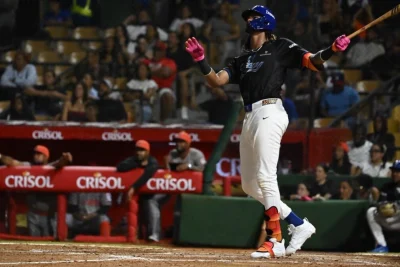 Licey vence 7-4 a los Toros con jonrones de Florial y Alcántara