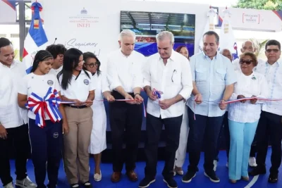 Presidente Abinader inaugura techado deportivo en escuela de Santo Domingo Este