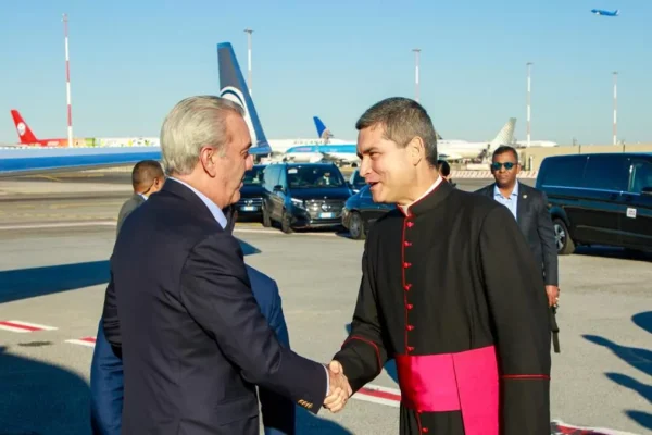 Abinader invitará al papa León XIV a visitar RD en 2027 durante su visita de Estado al Vaticano