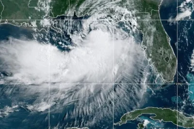 La tormenta Isaías podría convertirse en huracán el jueves rumbo al sur de EE.UU.