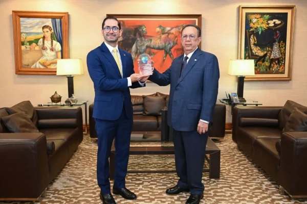 Valdez Albizu recibe por cuarta vez calificación entre los mejores banqueros centrales