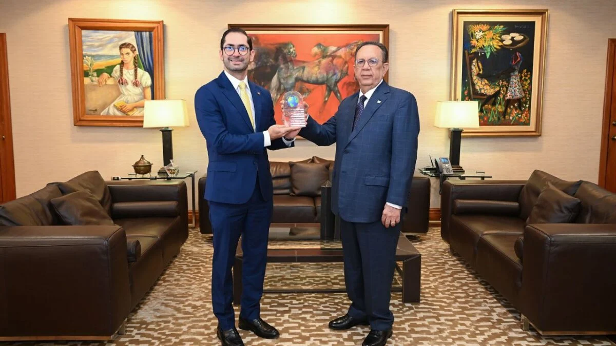 Valdez Albizu recibe por cuarta vez calificación entre los mejores banqueros centrales